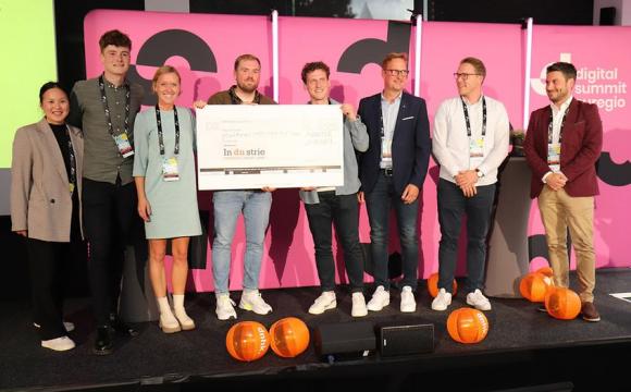 Die Startups zusammen mit den Jurymitgliedern den Startup-Award des Digital Summit Euregio