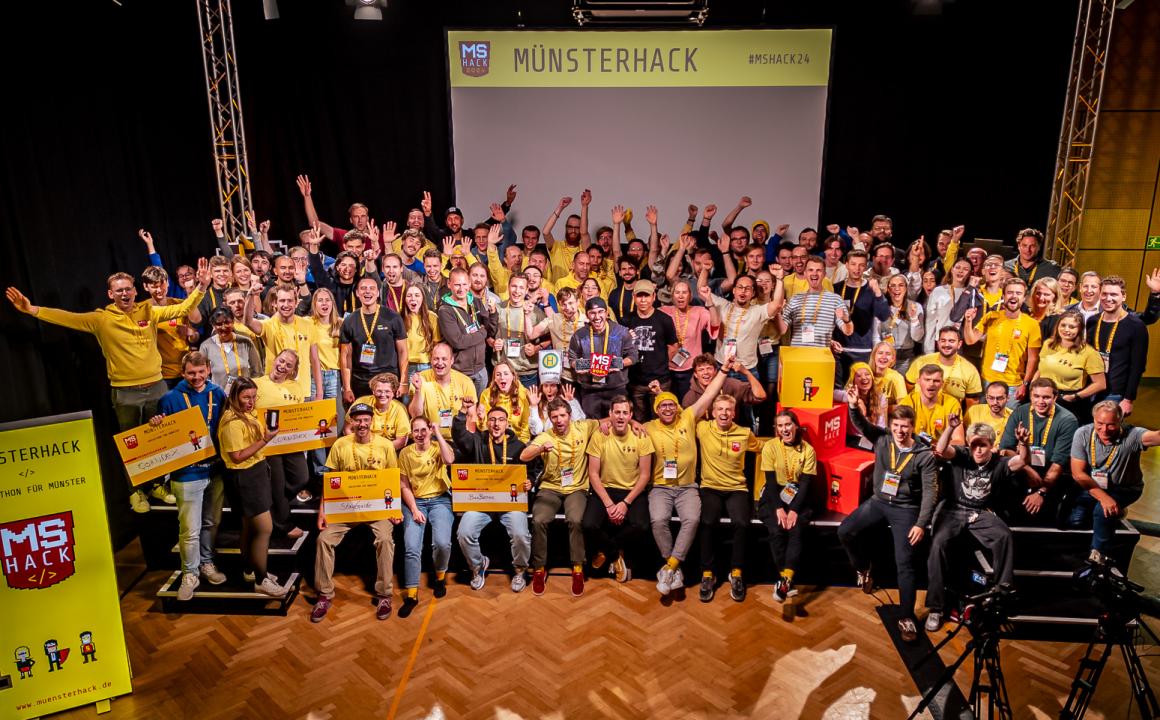  Die Teilnehmenden, Jury und Mentor:innen beim 8. Münsterhack 