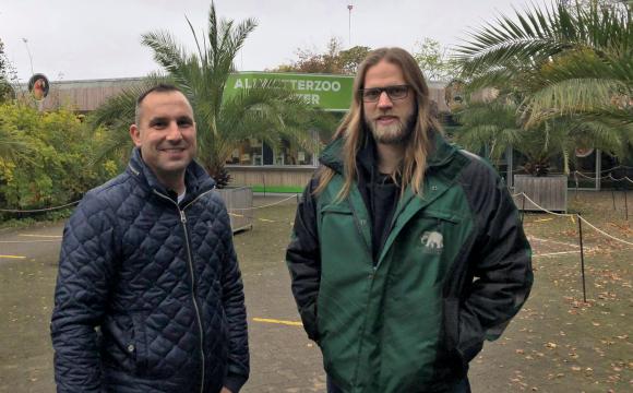 Oliver Henschen und Jan Ruch im Allwetterzoo Münster, wo bald vieles digitaler werden soll.